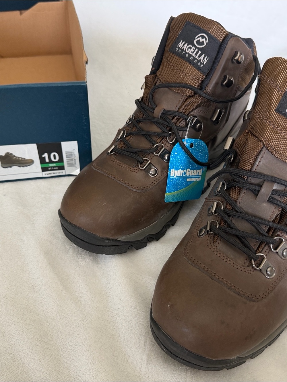 Magellan Men’s Size 10 Wide 2E waterproof hiking boots